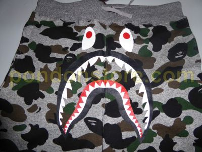 A BATHING APE : bape heather gray camo shark sweat shorts [Pondon